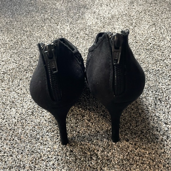 Elle Lace Platform Pumps - Picture 6 of 9